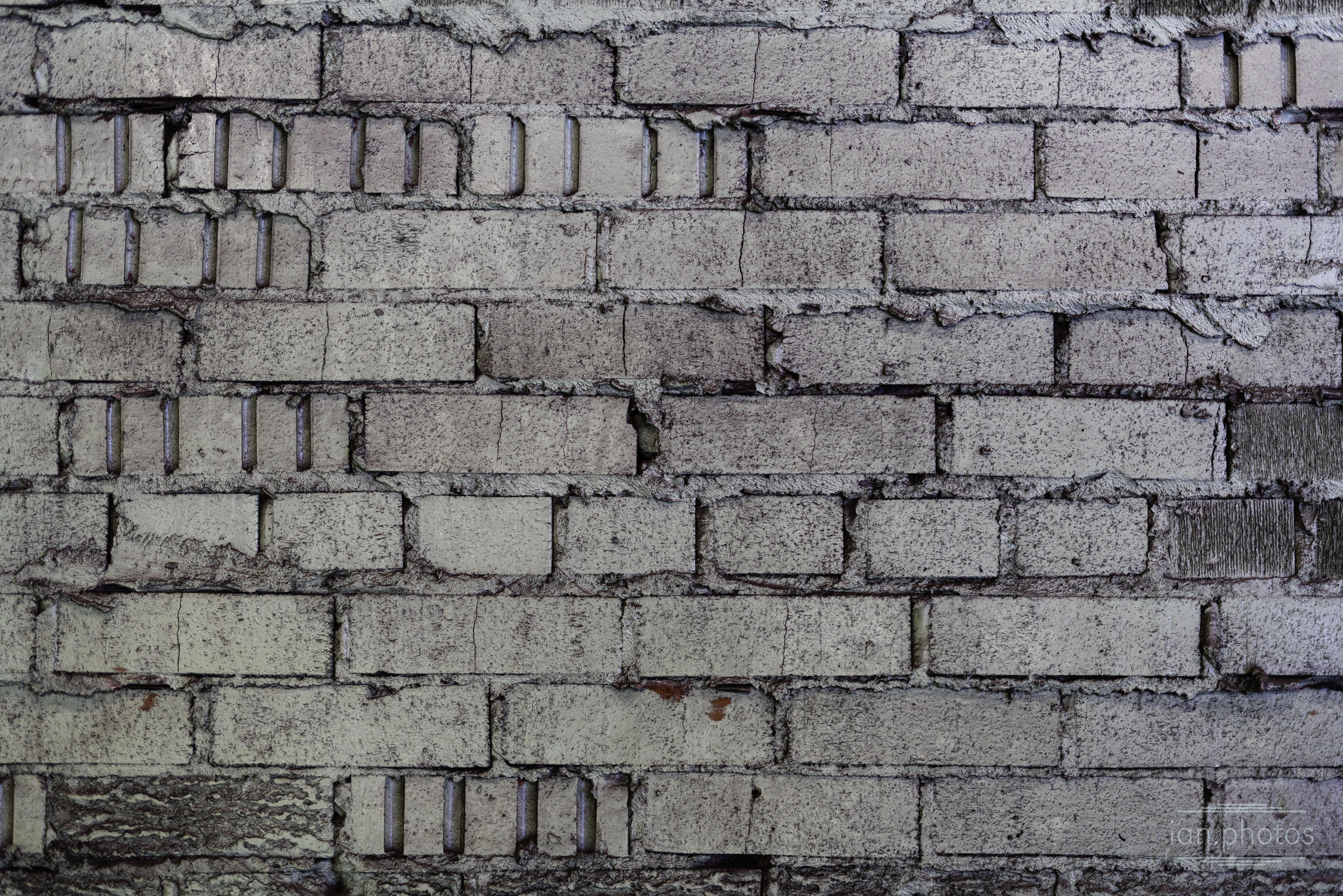 Haphazard White Brick Wall | ian.photos