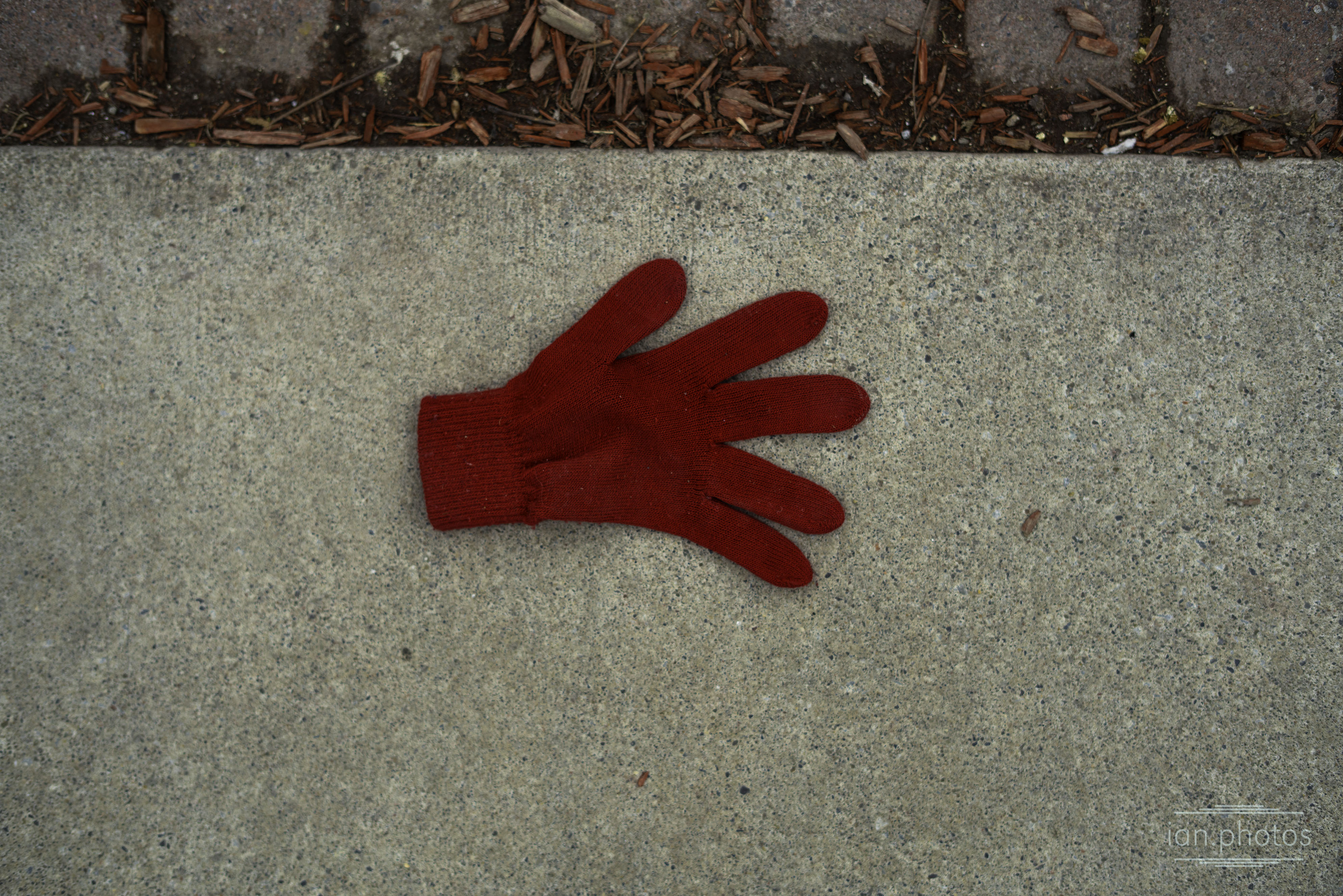Lonely Red Glove | ian.photos